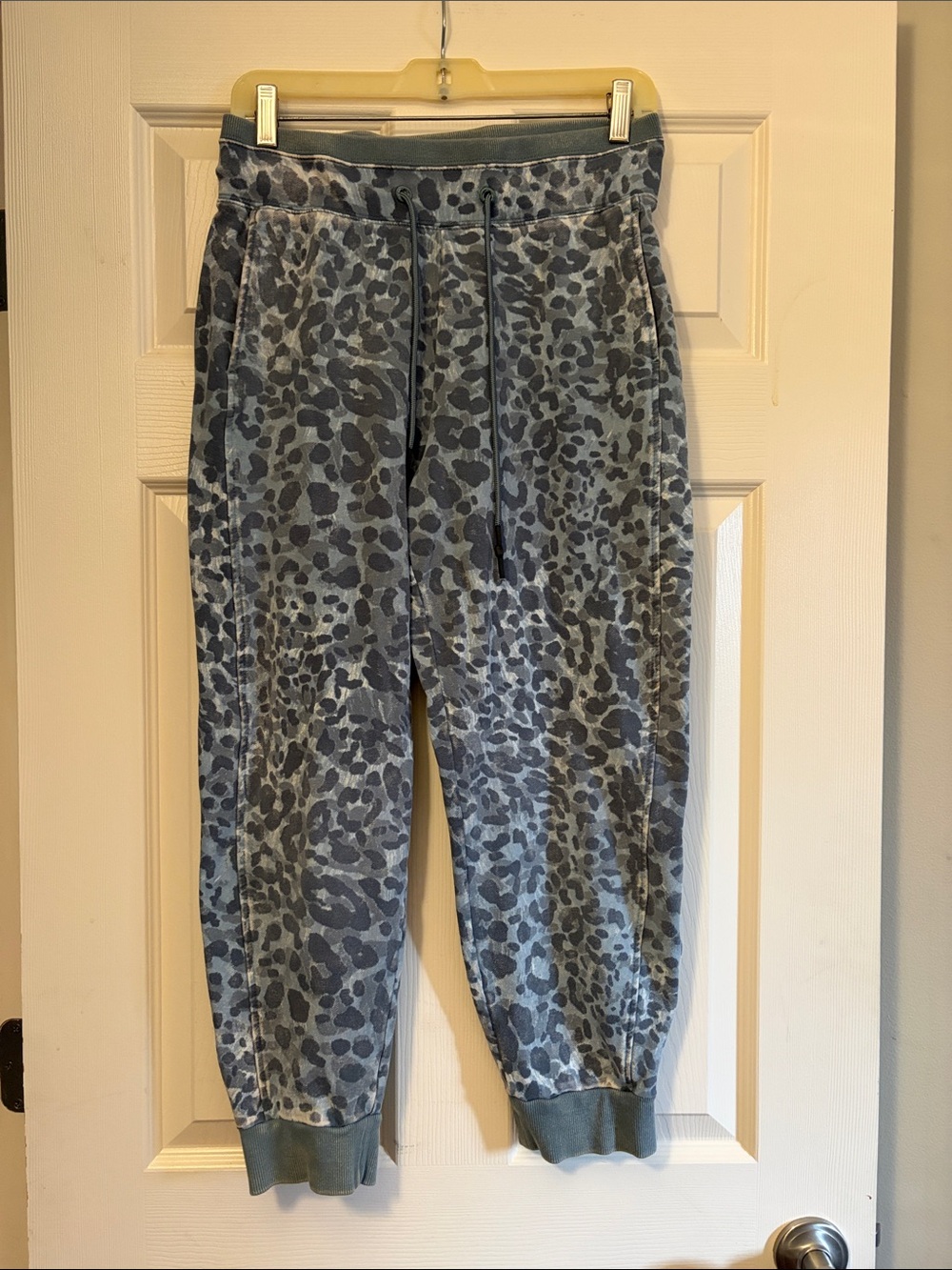 JoyLab Women's Gray Leopard-Print Joggers